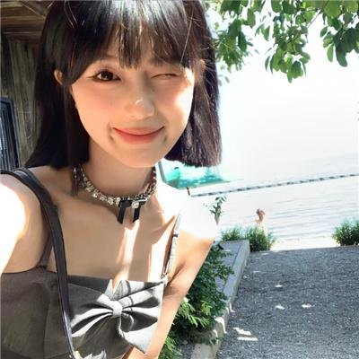 隔壁的吸血鬼美眉